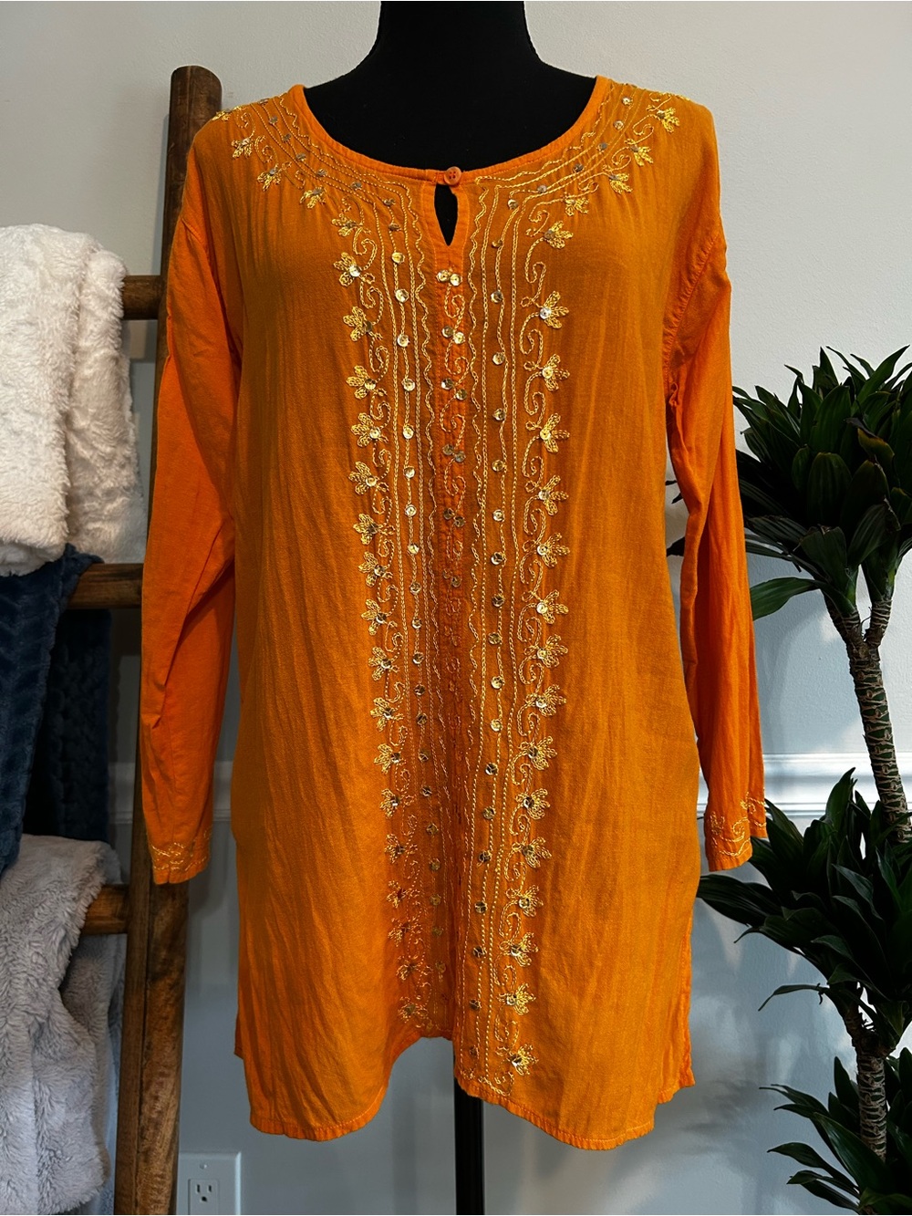 Embroidered Orange Long-Sleeve Indian Tunic Size Small/Medium